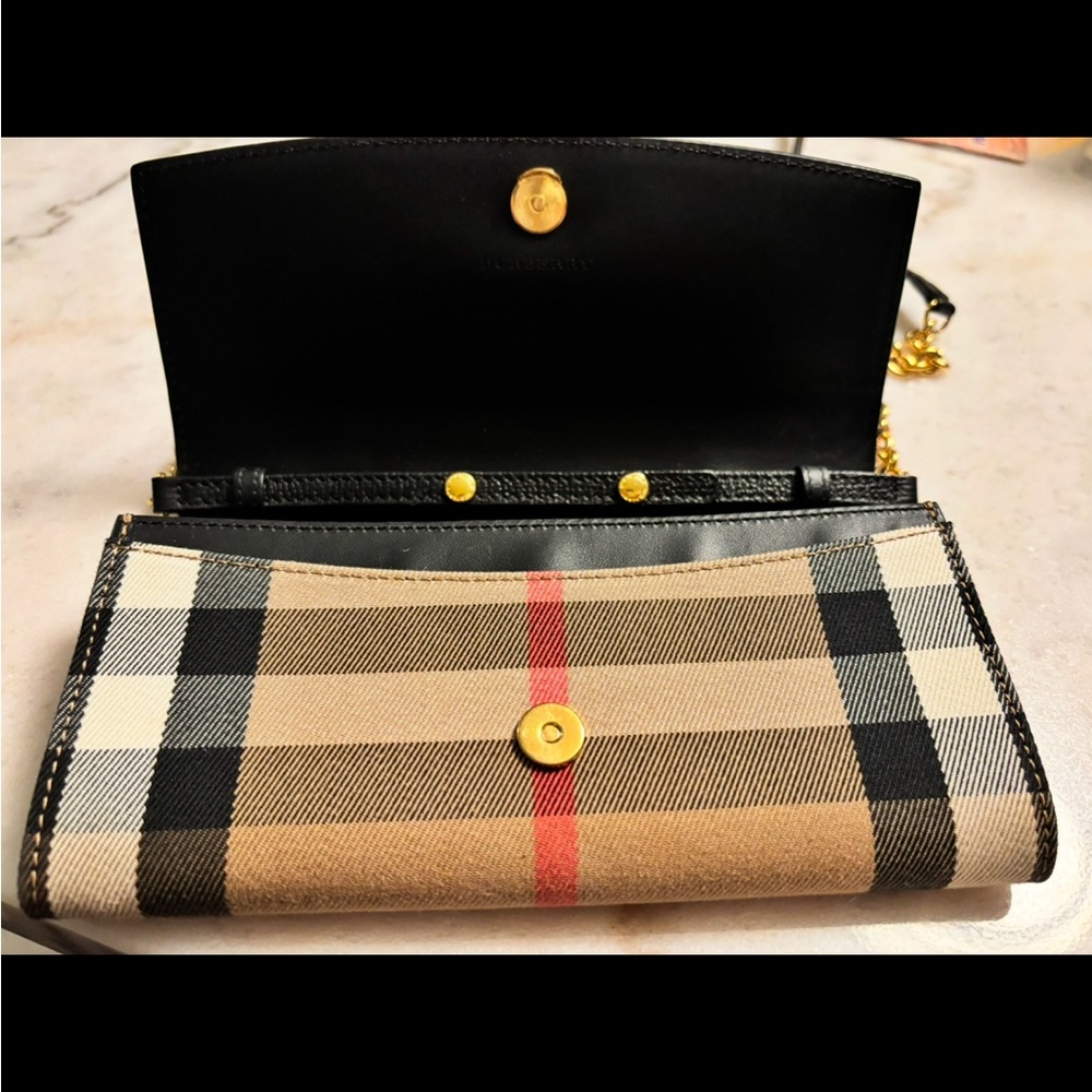 Burberry Henley Nova Check WOC - Picture 4 of 15